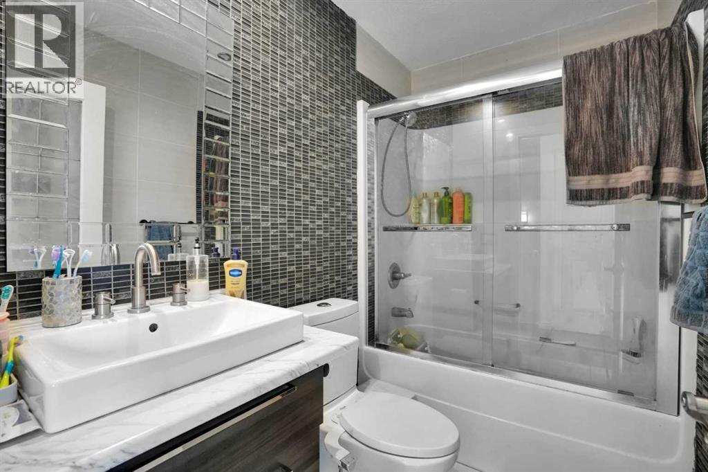 156 Saddlecrest Place NE - 22