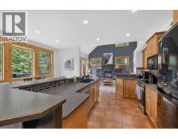Primary Bedroom - 5853 Juniper Road, Fairmont Hot Springs, BC V0B1L2 Photo 8