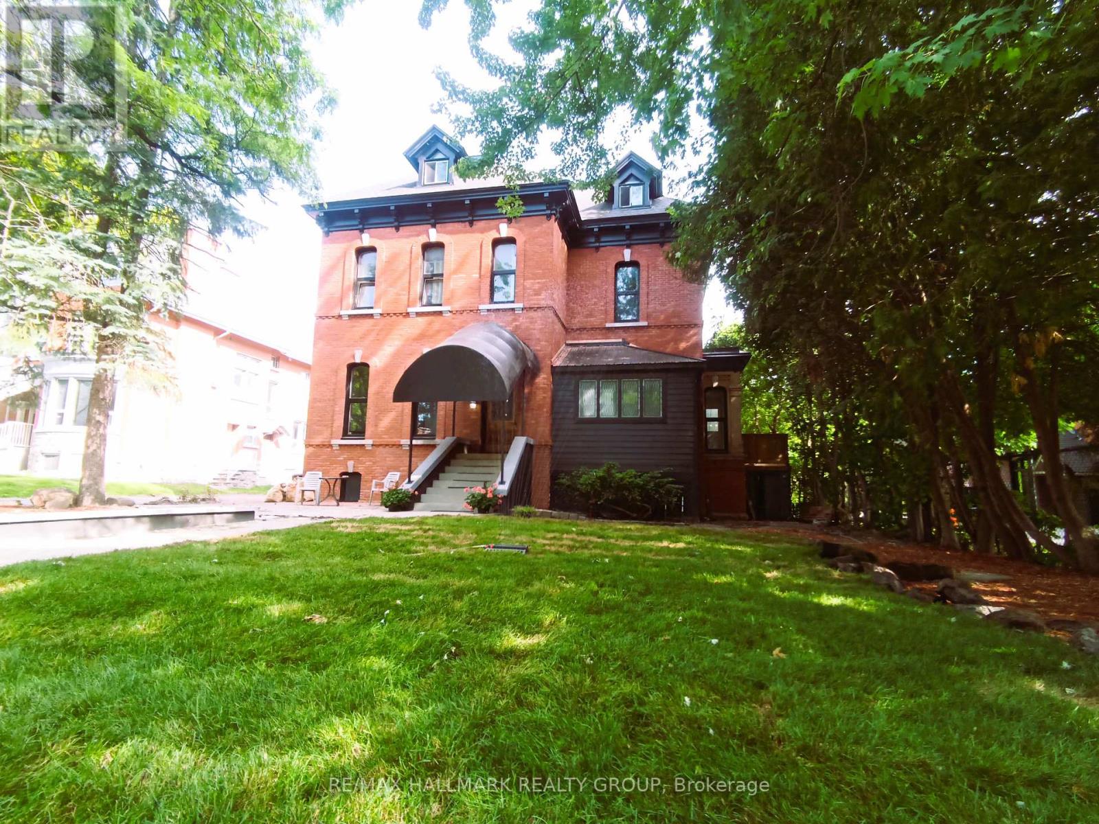 460 WILBROD STREET - 45