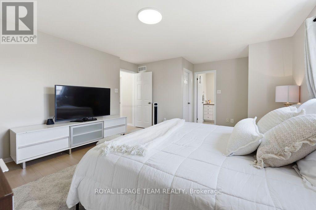 195 HARBOUR VIEW STREET - Image 28