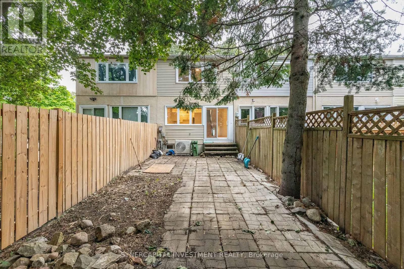 50 TYBALT CRESCENT - 27