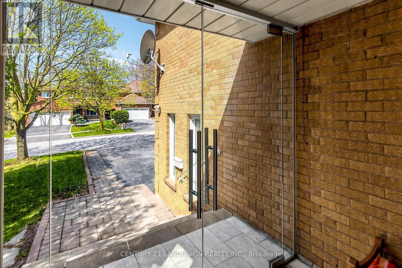 329 ATHA AVENUE - Image 33