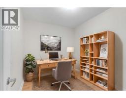 4pc Bathroom - 811, 30 Brentwood Common Nw, Calgary, AB T2L2J9 Photo 7