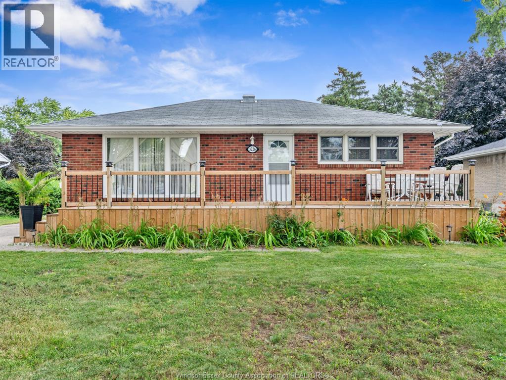 3226 WOODLAWN AVENUE - 3