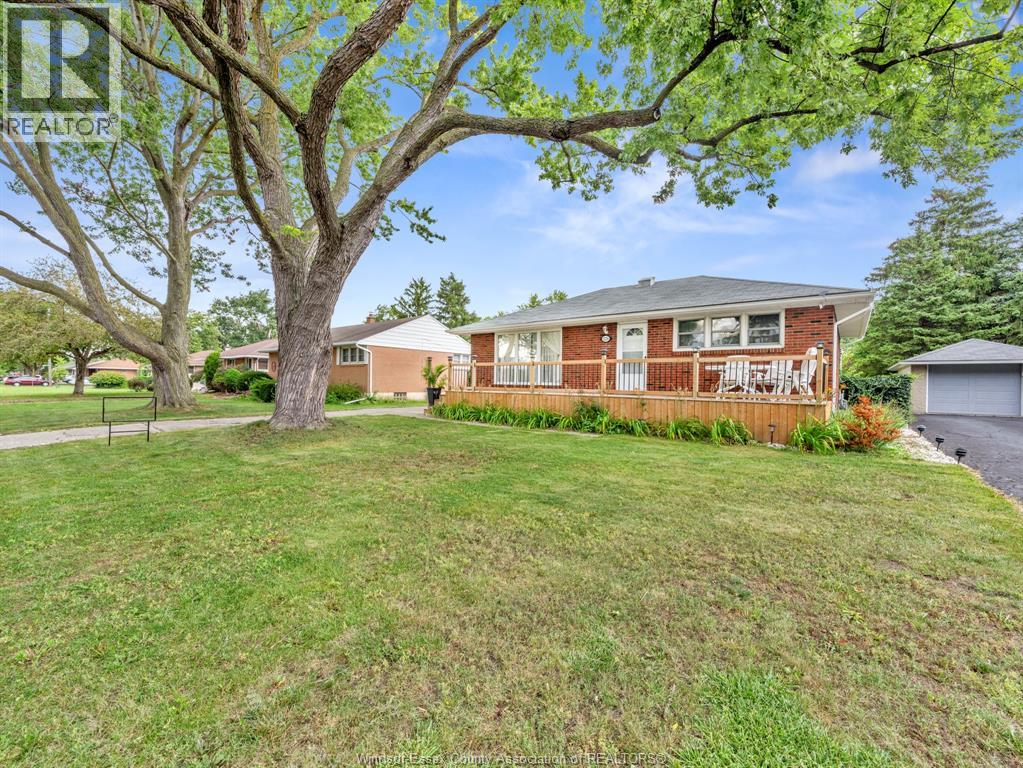 3226 WOODLAWN AVENUE - 33