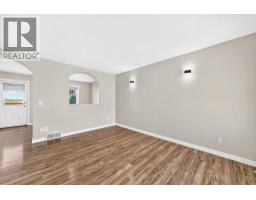 4pc Bathroom - 151 Applestone Park Se, Calgary, AB T2A7W2 Photo 13