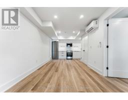 Foyer - 4 - 549 Melbourne Avenue, Ottawa, ON K2A1W7 Photo 6
