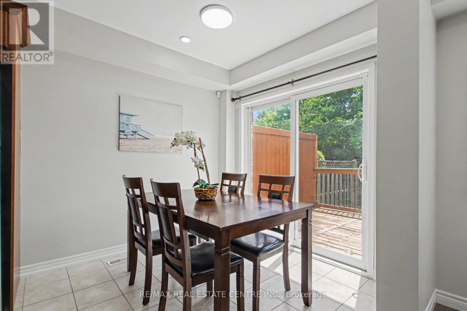 88 BLOOMINGTON DRIVE - Image 11