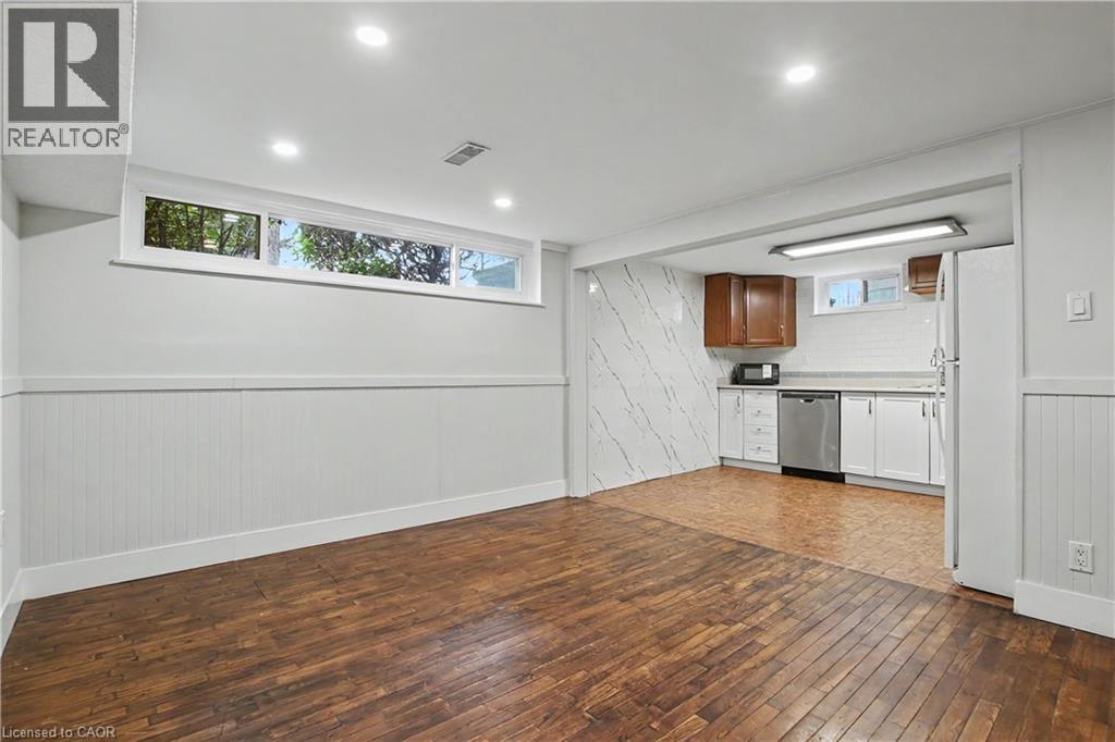 46 NORTHWOOD Drive - 32