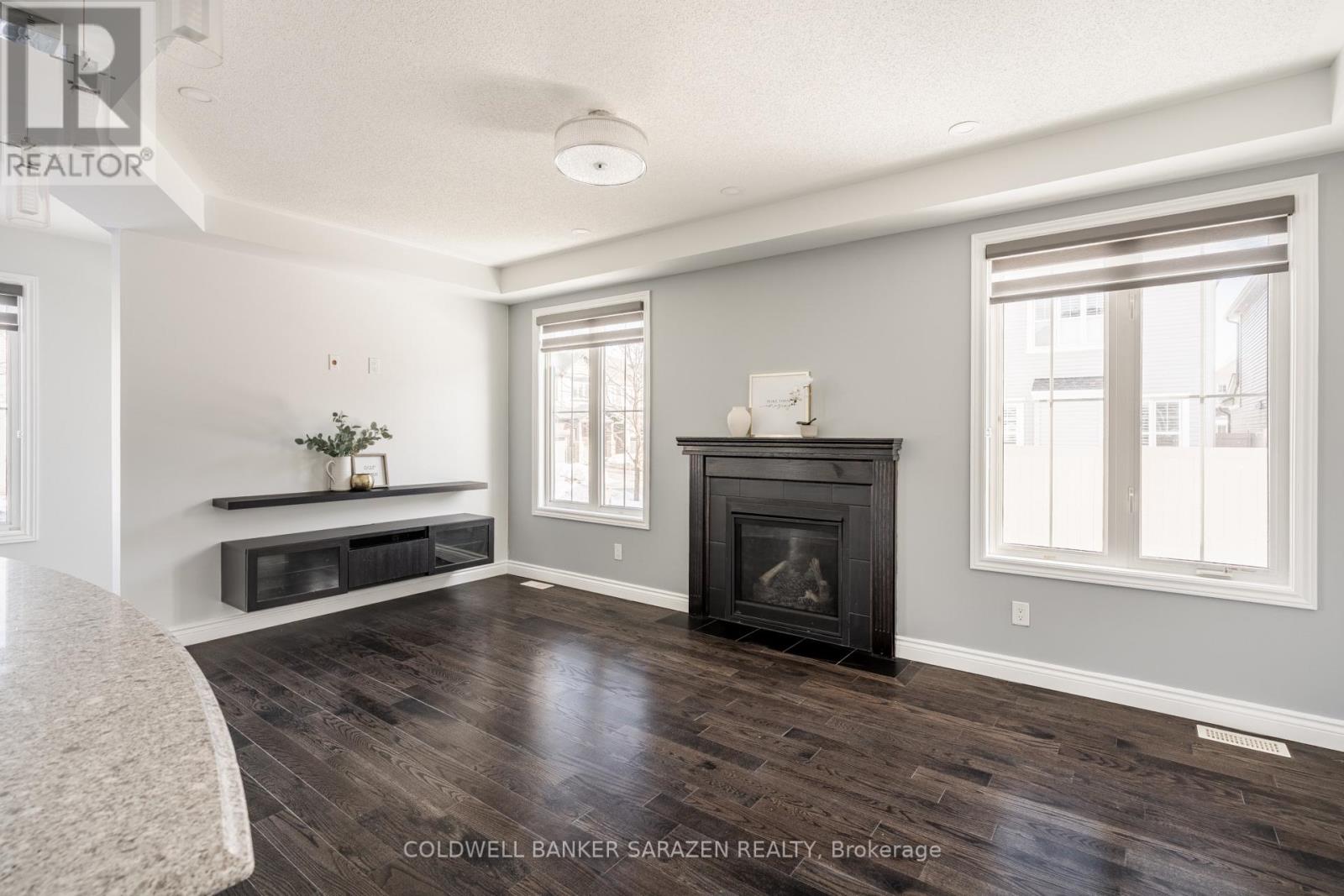 677 BROAD COVE CRESCENT - Image 24