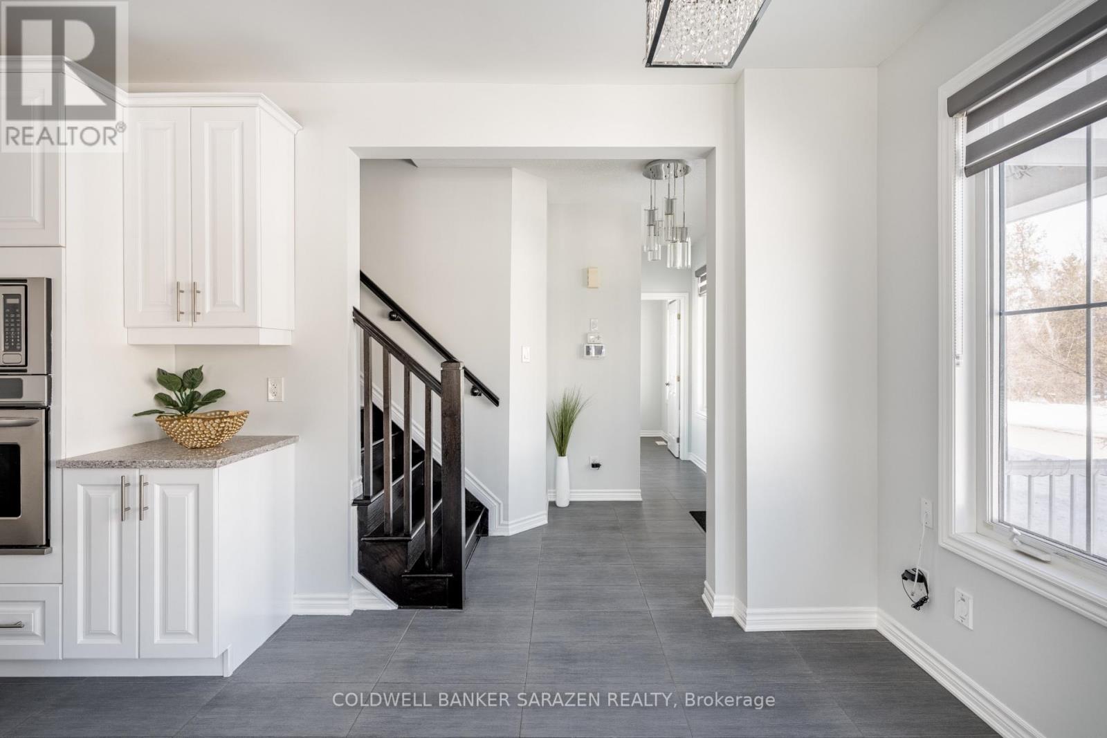 677 BROAD COVE CRESCENT - 9
