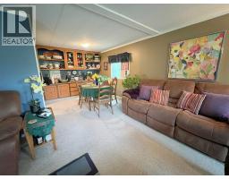 Foyer - 6288 Meadowland Crescent N, Kamloops, BC V2C5C2 Photo 9