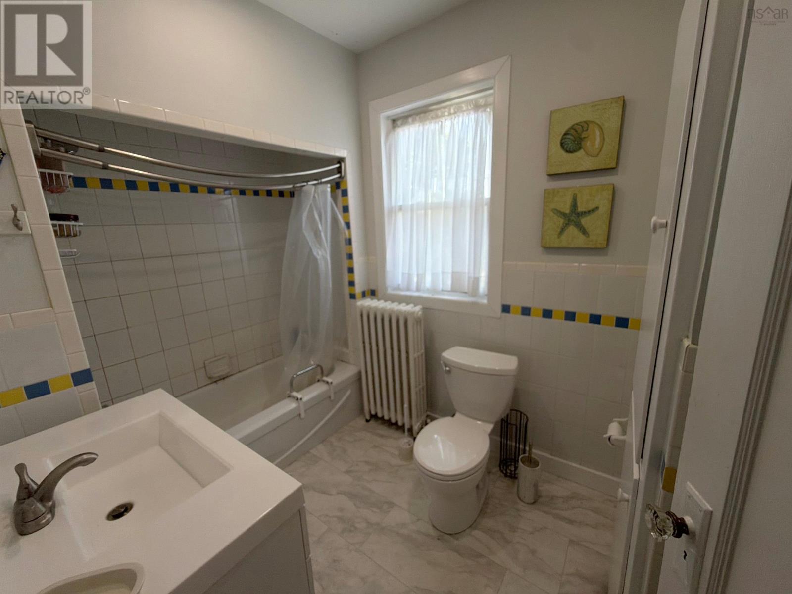 Property 23 of 26 of 260 York Street