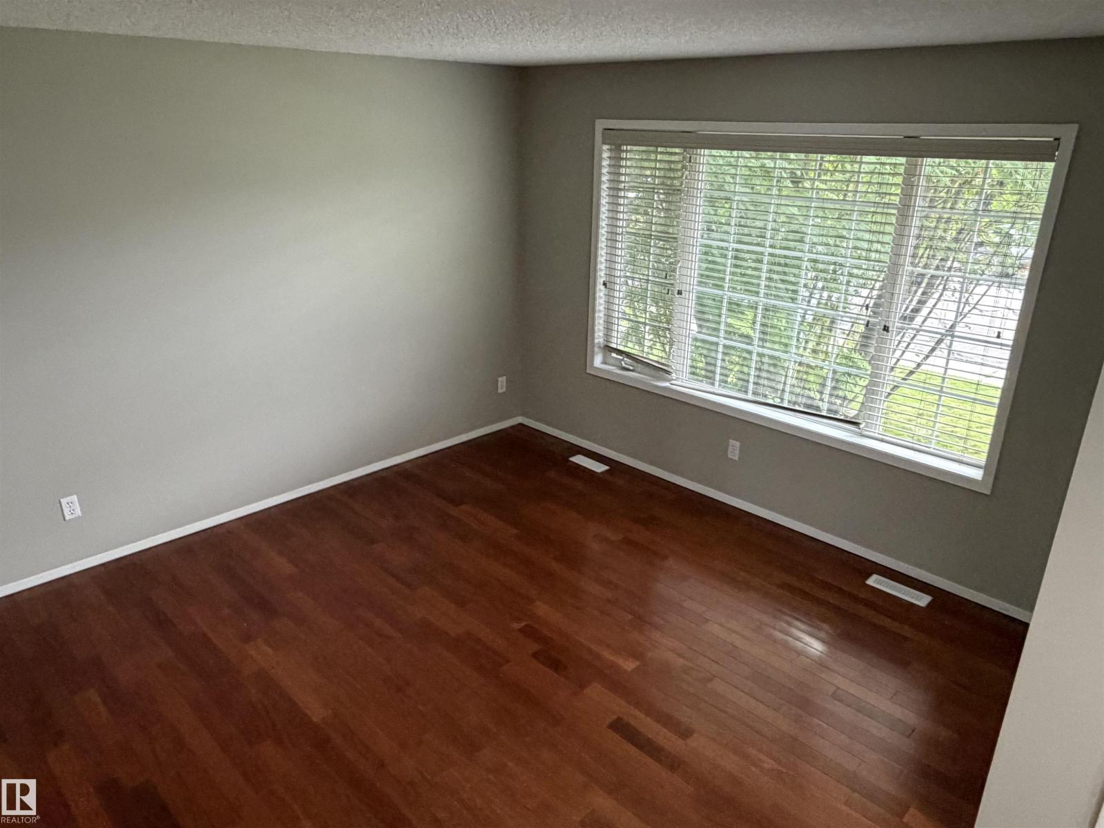 1535 80A ST NW - 15