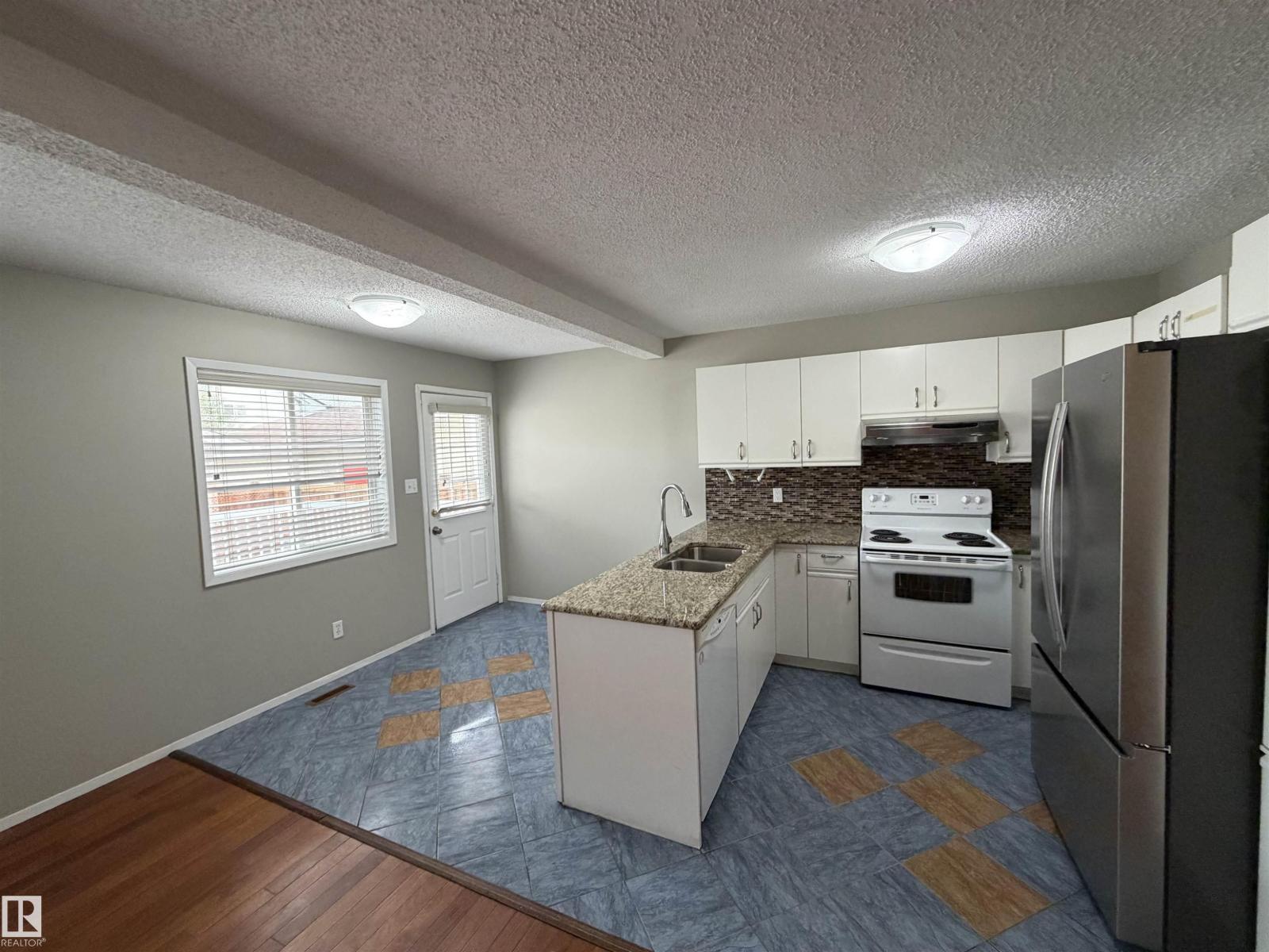 1535 80A ST NW - 19