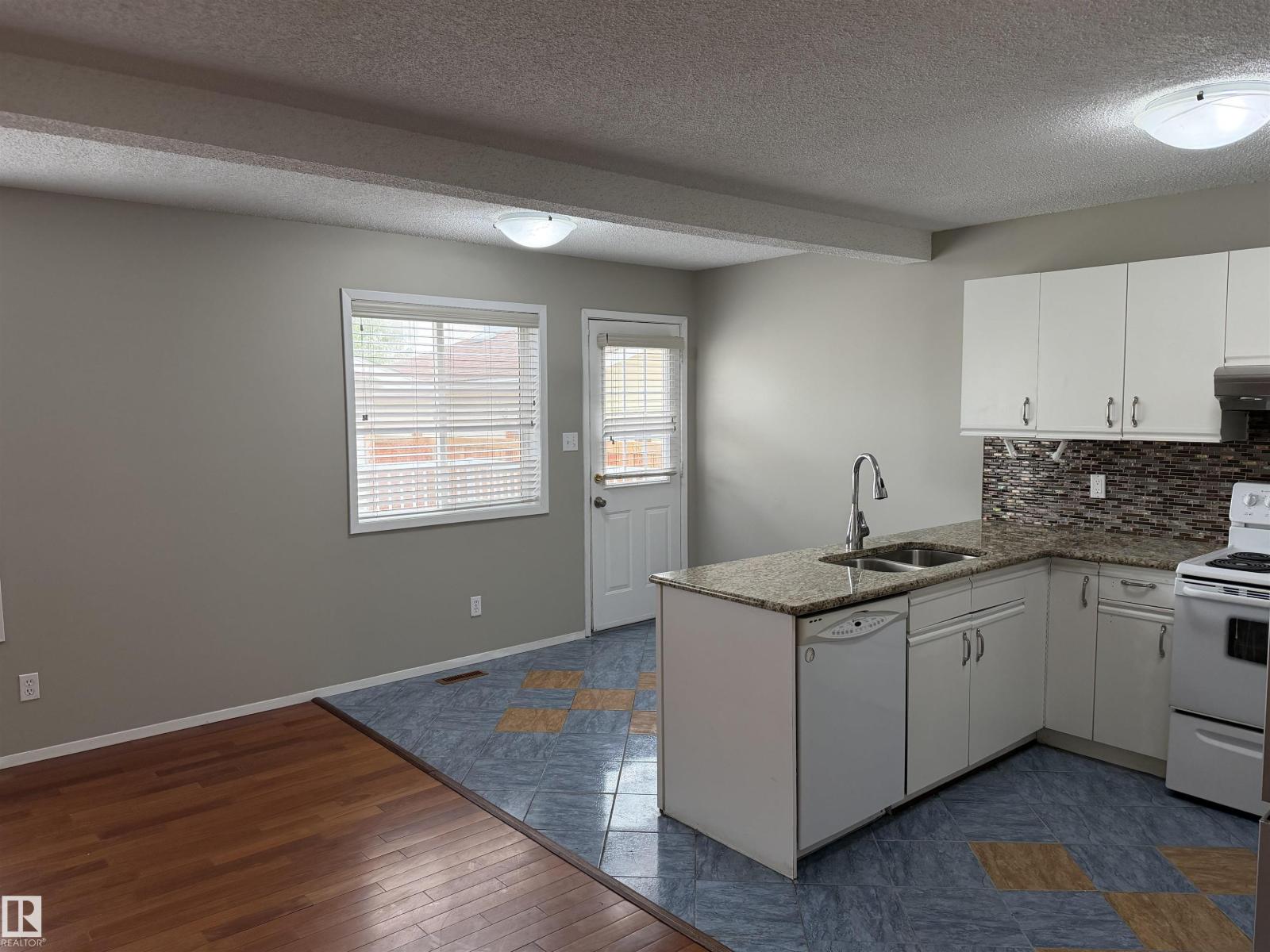 1535 80A ST NW - 23