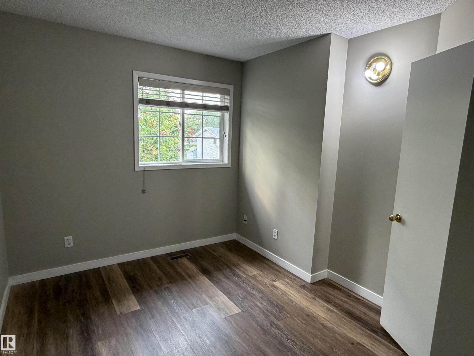 1535 80A St NW photo 4 — MLS® E4505255