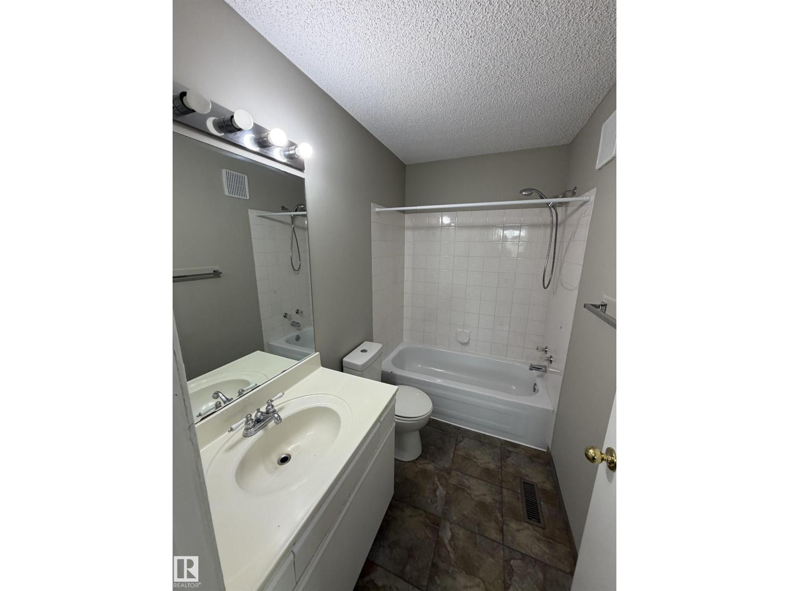 1535 80A ST NW - 6