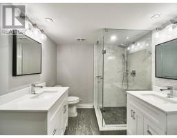 809 - 140 Simcoe Street, Toronto, ON M5H4E9 Photo 14