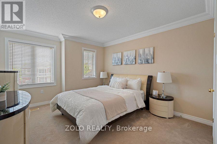42 VINIFERA DRIVE - 30