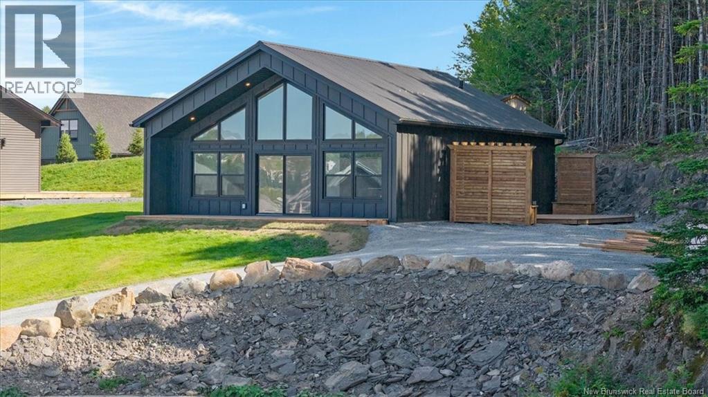 85 Old Lake Trail