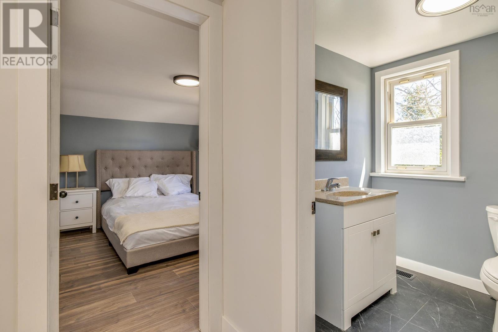 13 McFatridge Road - 27