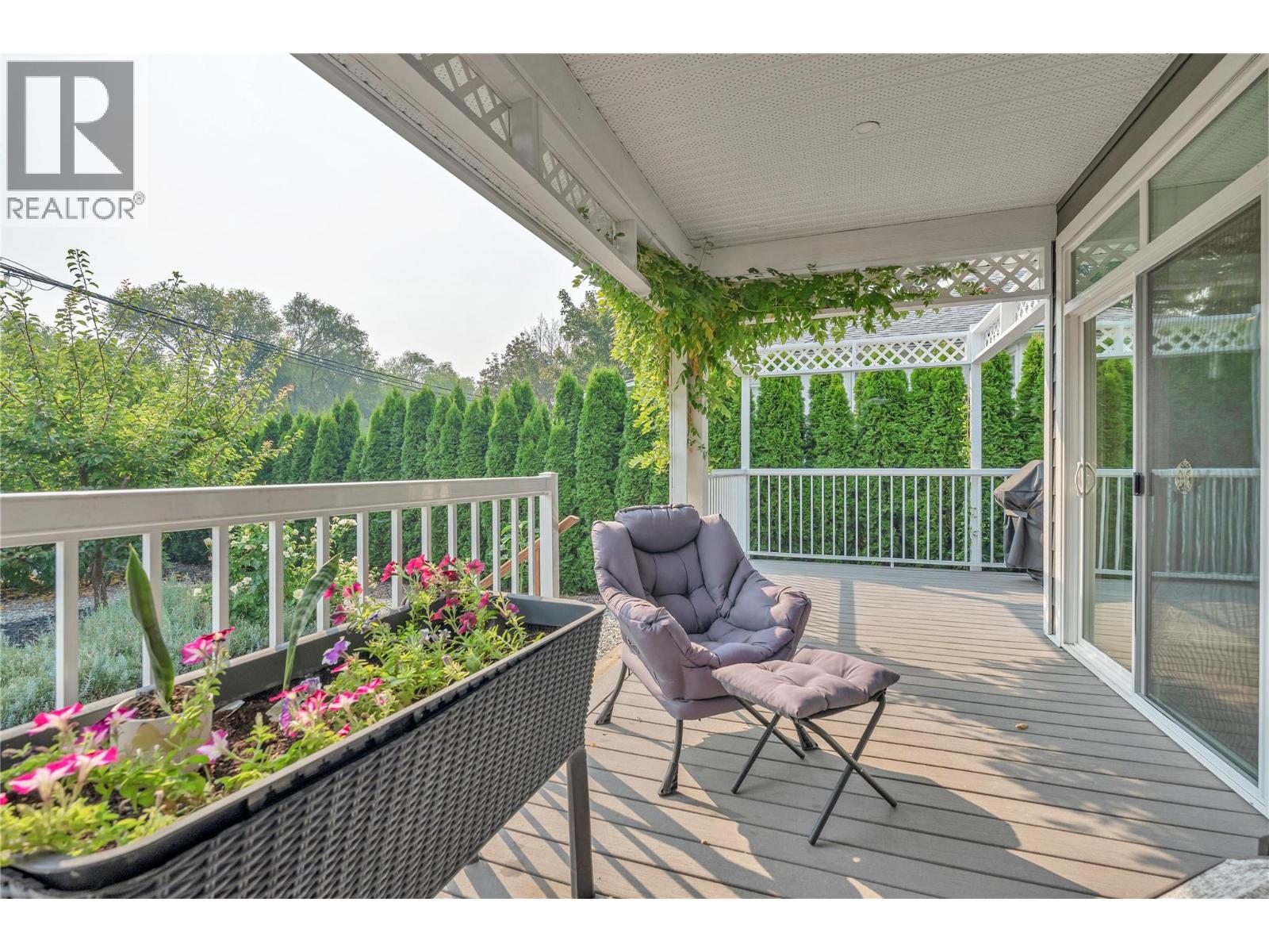 6753 Hillside Place, Oliver