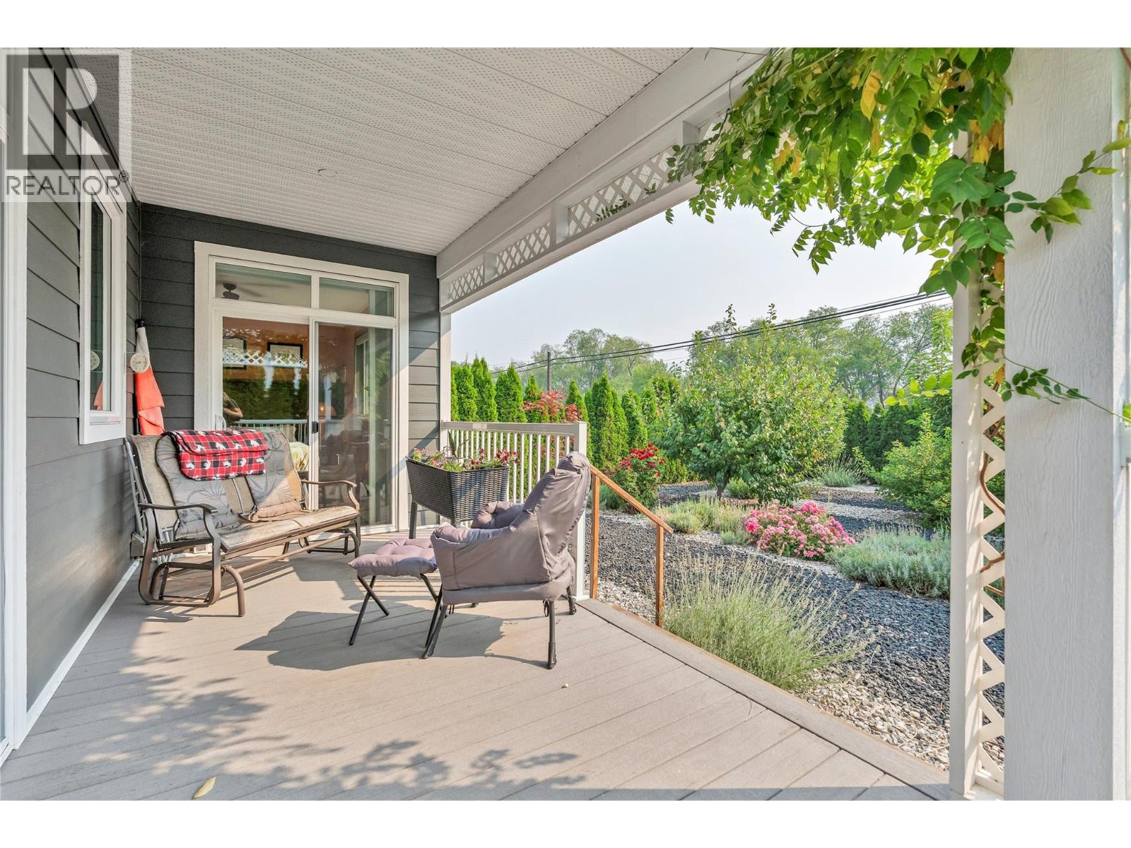 6753 Hillside Place, Oliver