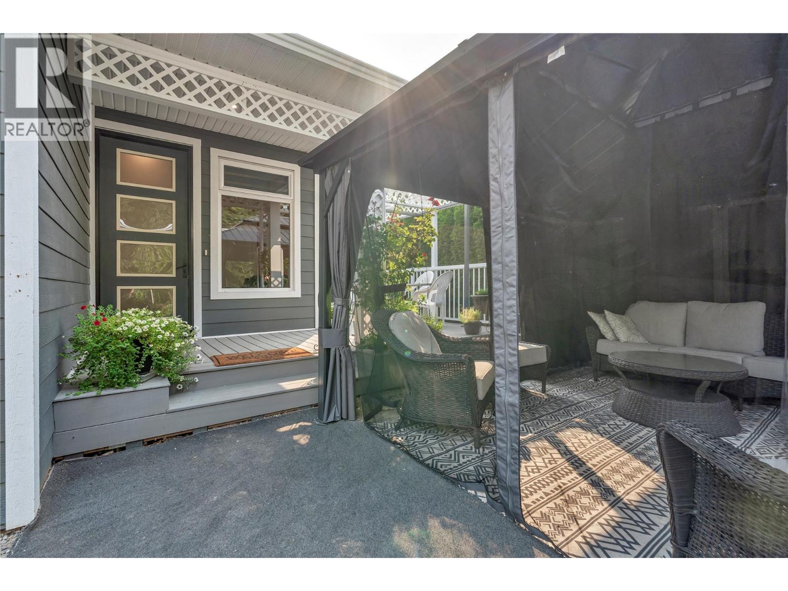 6753 Hillside Place, Oliver