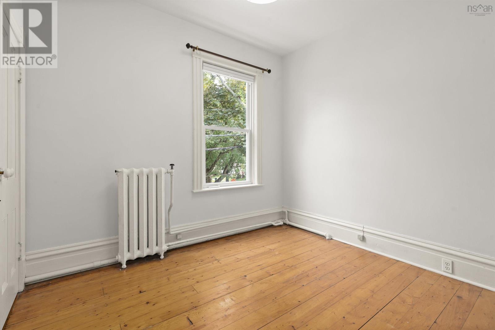 1890 Vernon Street - 37