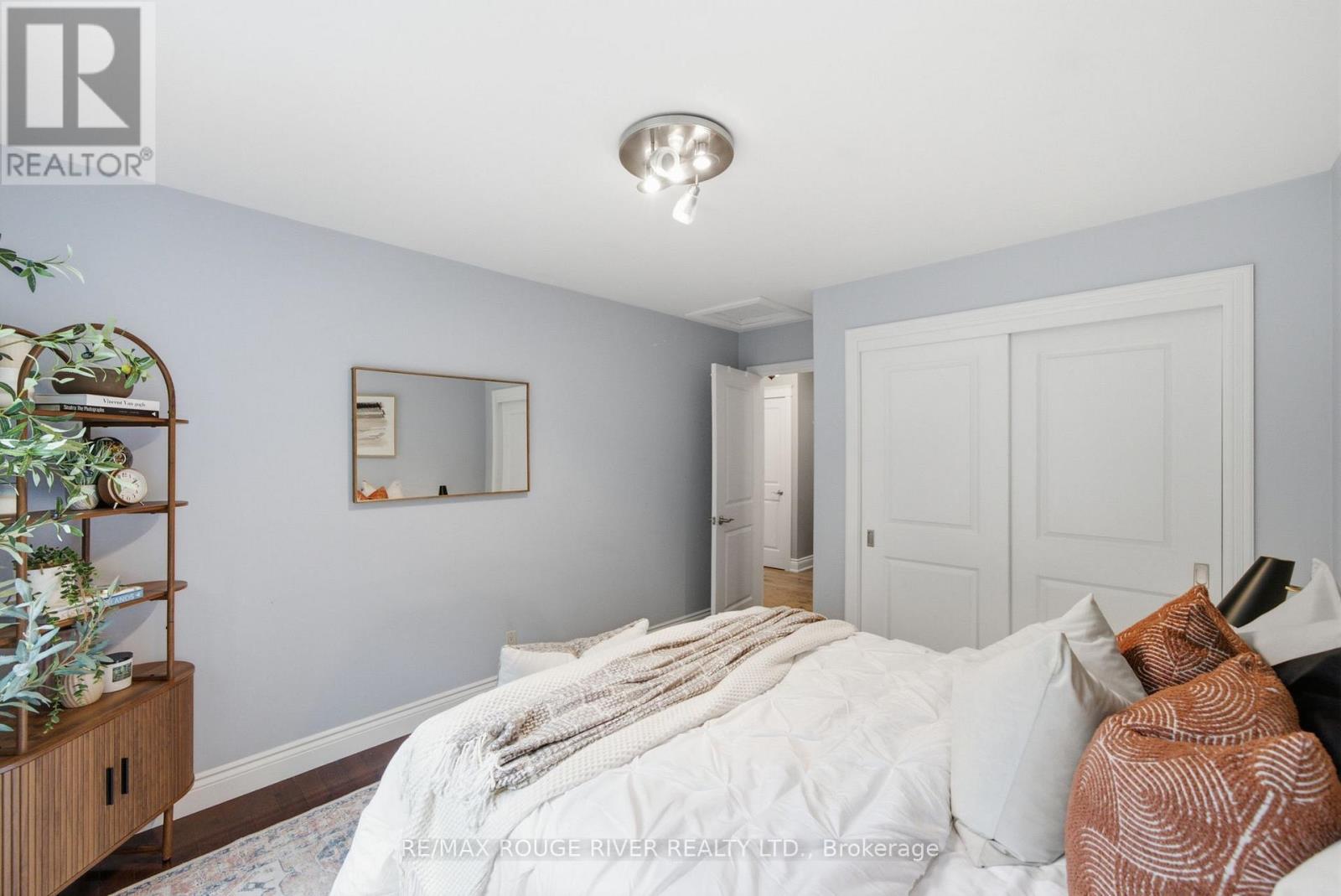 9866 ELLIS ROAD - Image 26