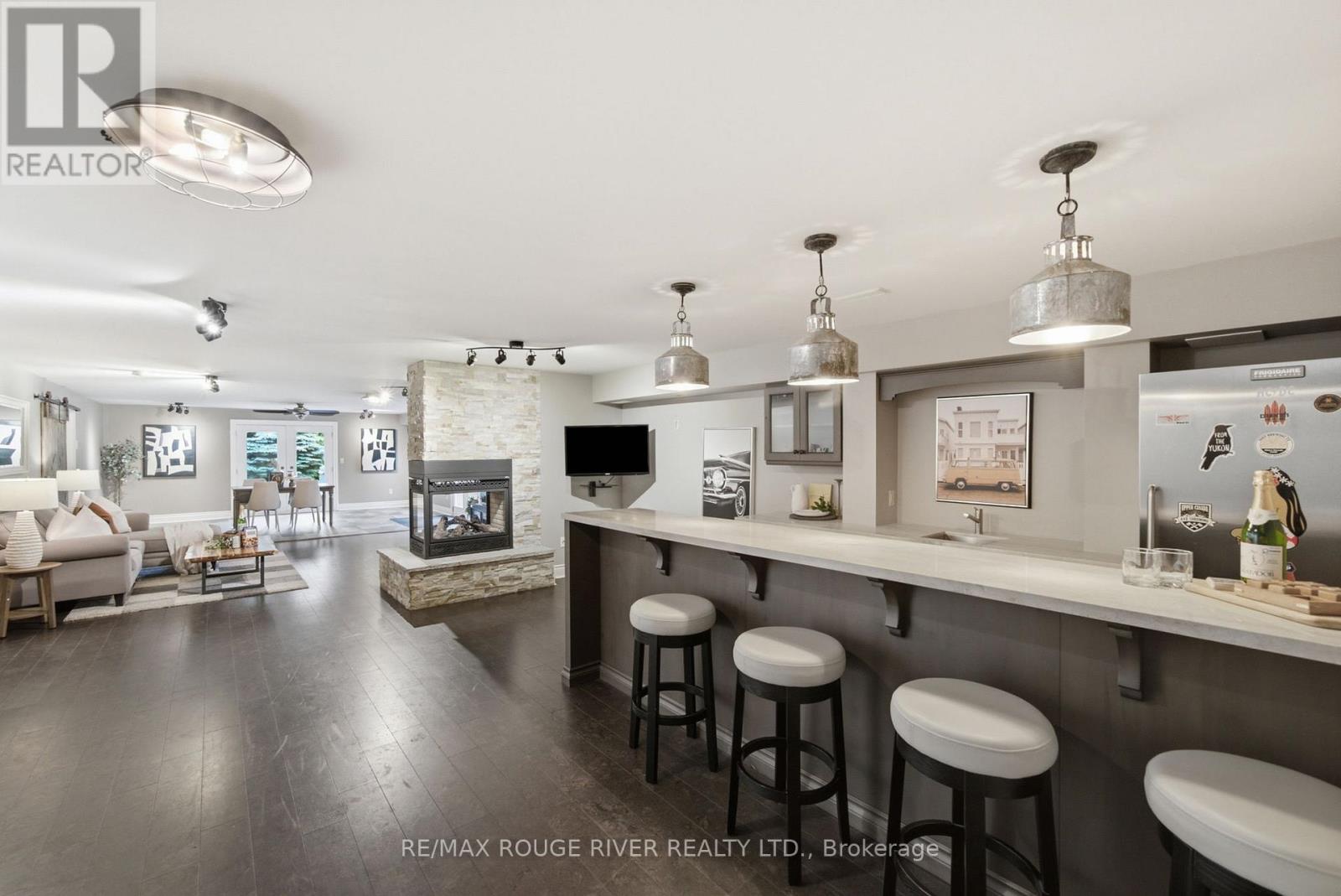 9866 ELLIS ROAD - 35