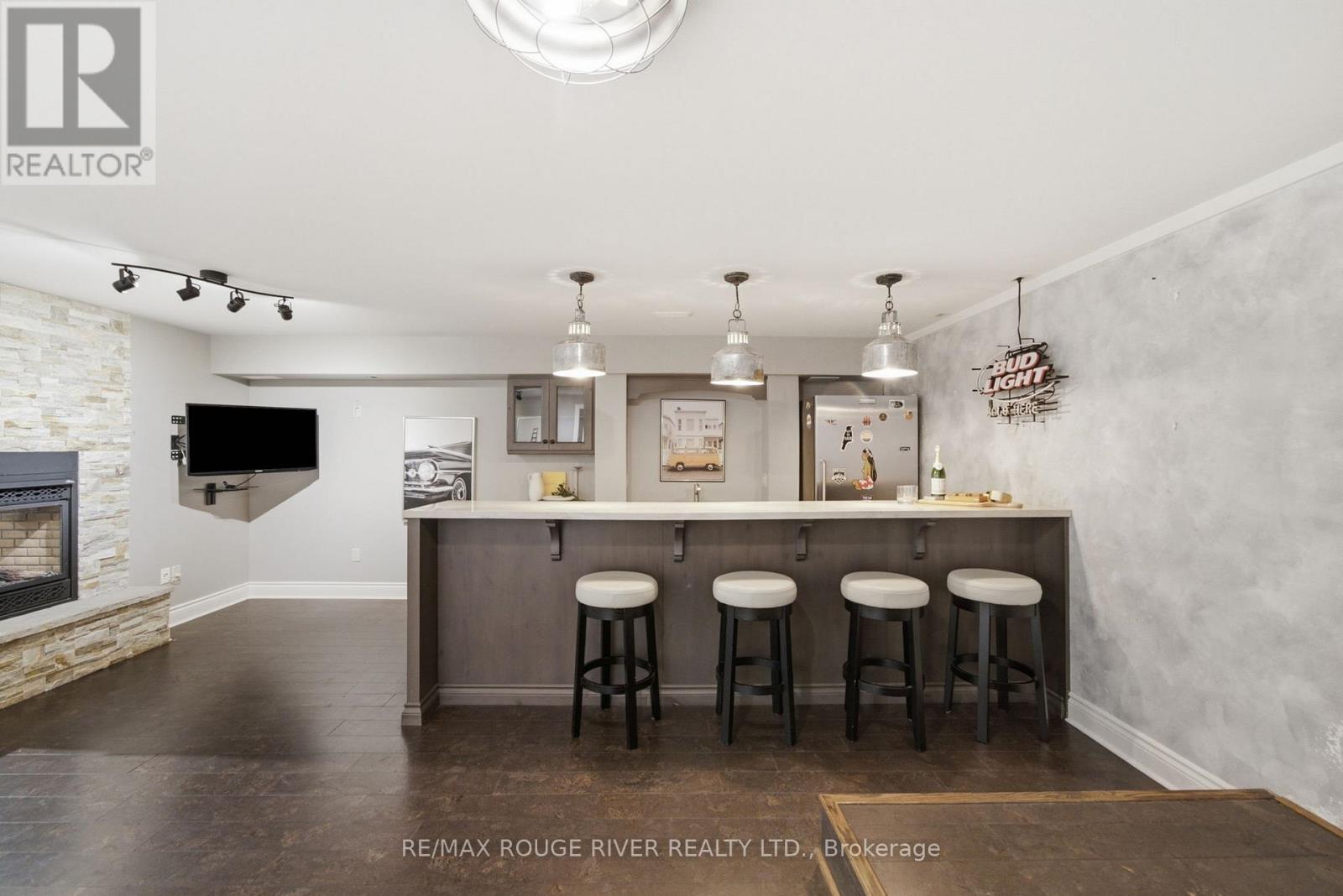 9866 ELLIS ROAD - 36