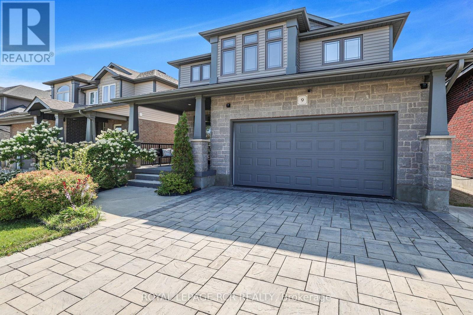 9 MCINTYRE LANE - 1
