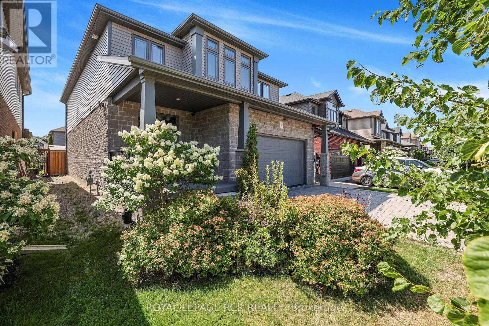 9 MCINTYRE LANE - 2