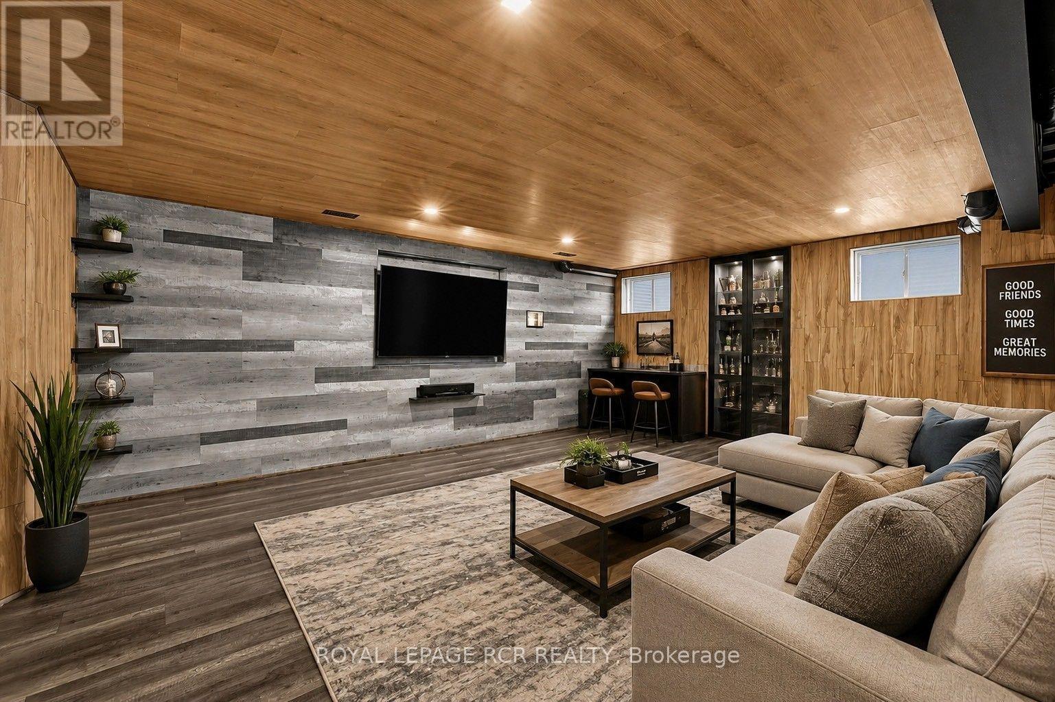 9 MCINTYRE LANE - 45