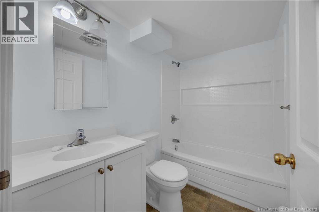 581 Michael Crescent - Image 22