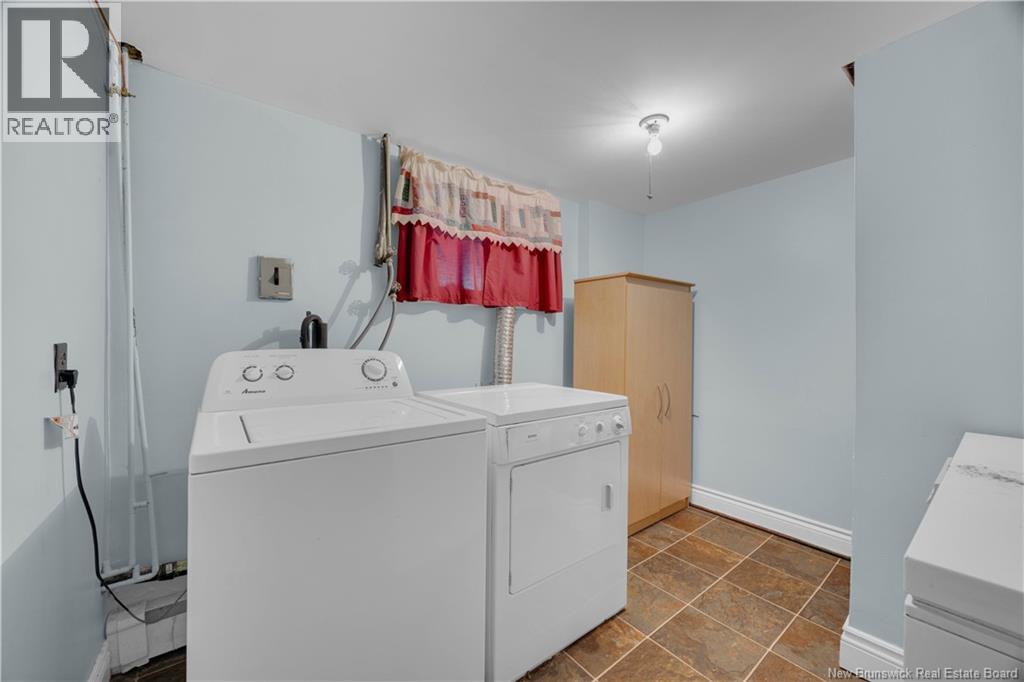 581 Michael Crescent - Image 29