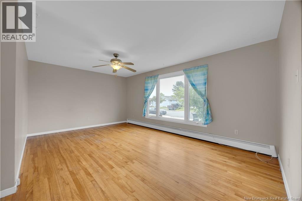 581 Michael Crescent - 3