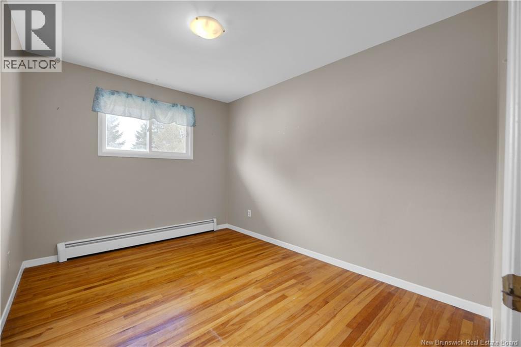 581 Michael Crescent - Image 13