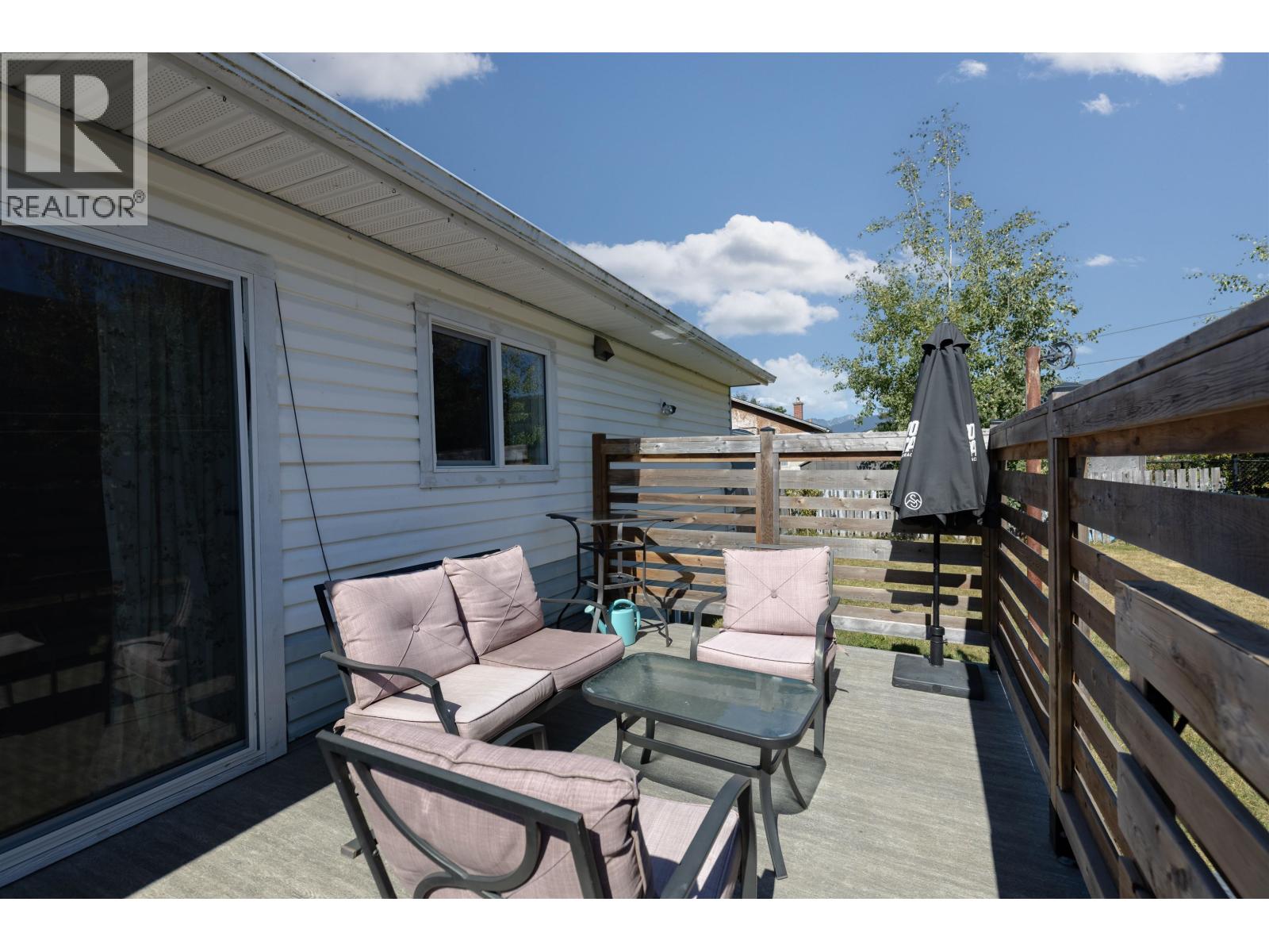 2706 HALL Street, Terrace