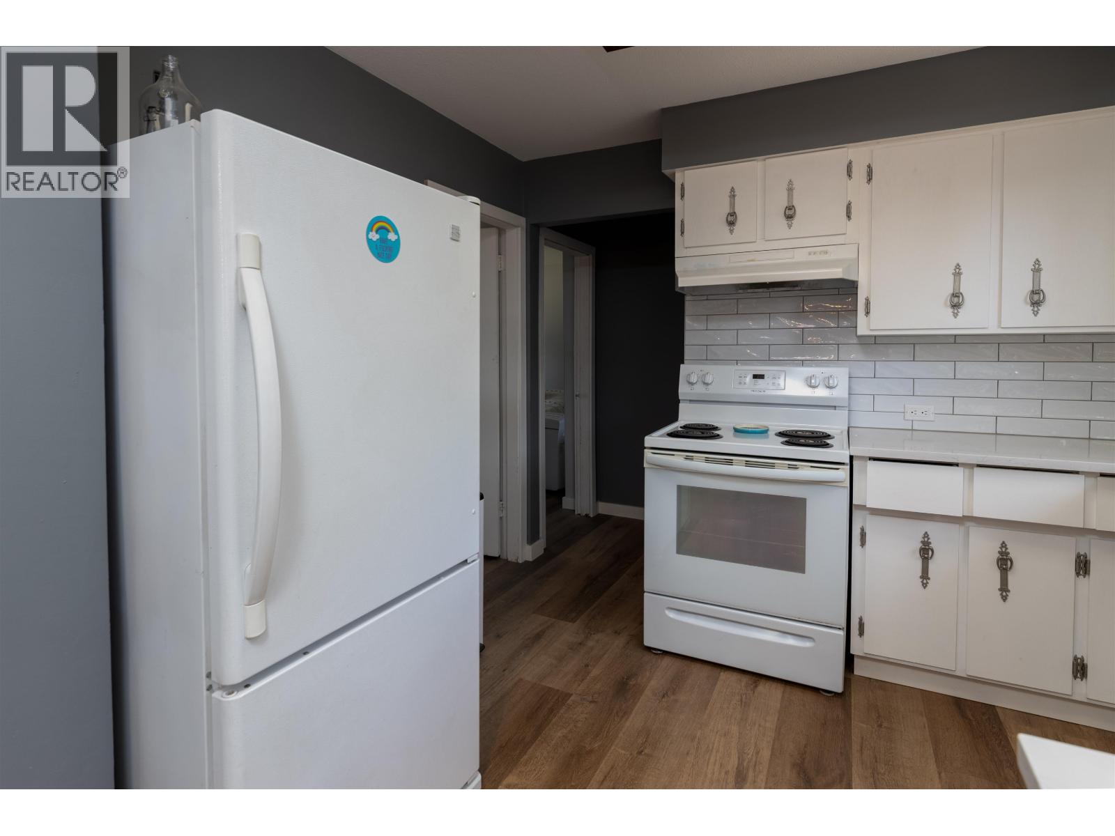 2706 HALL Street, Terrace