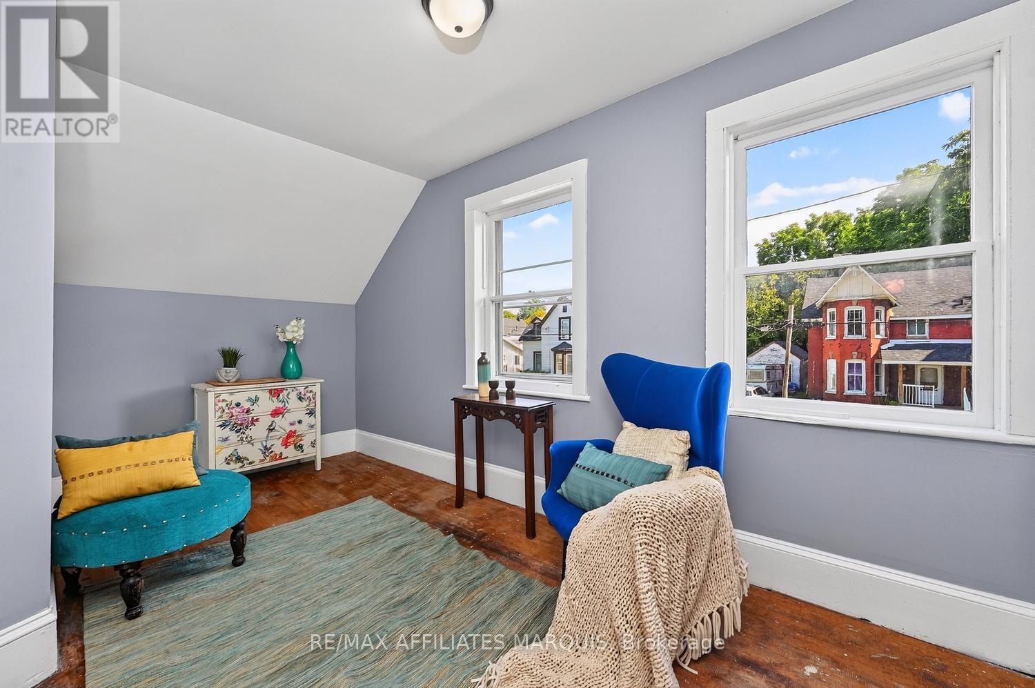 8 MCGILL STREET N - Image 29