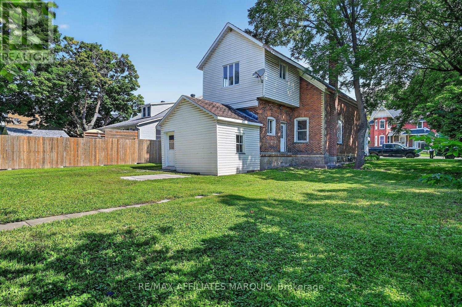 8 MCGILL STREET N - Image 37