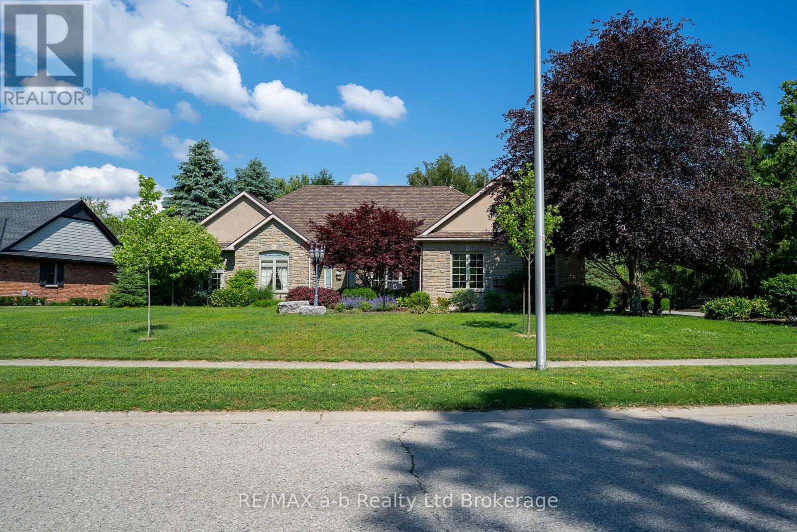 15 OTTERVIEW DRIVE