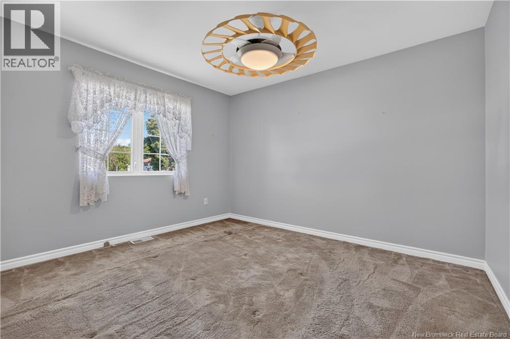 371 Highplain Crescent - 15