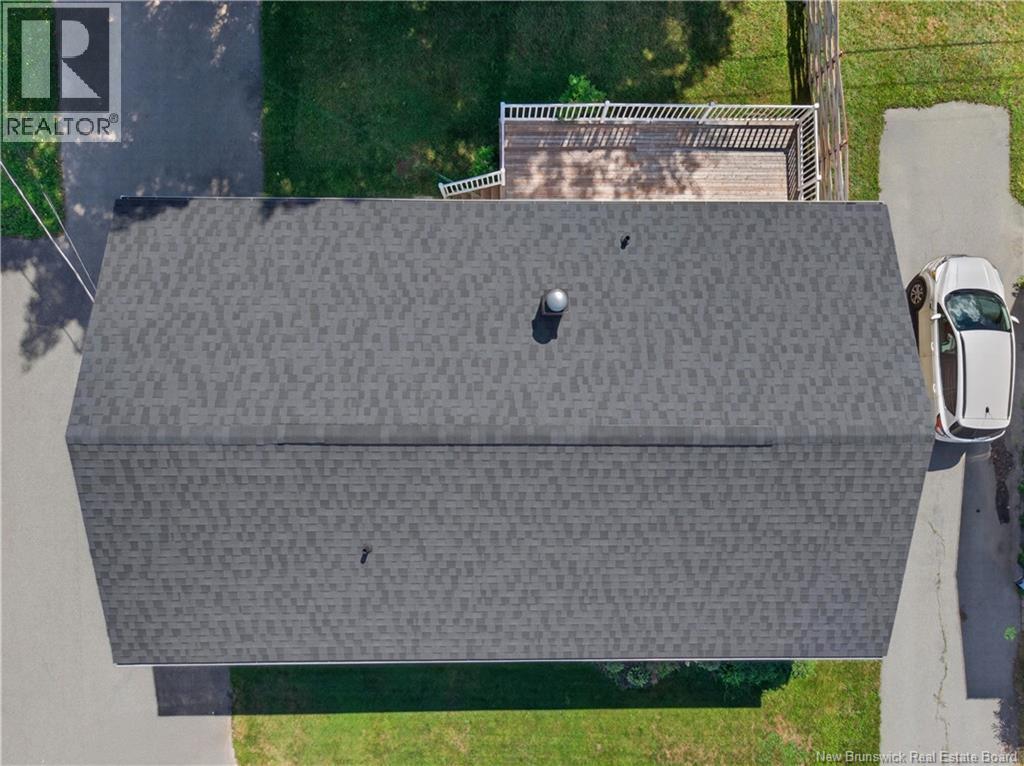371 Highplain Crescent - 32