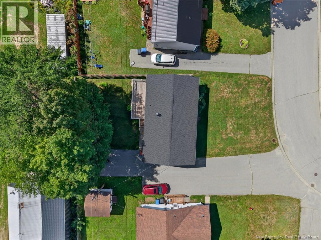 371 Highplain Crescent - 33
