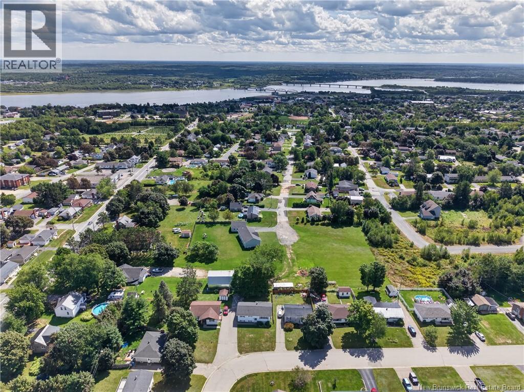 371 Highplain Crescent - Image 34