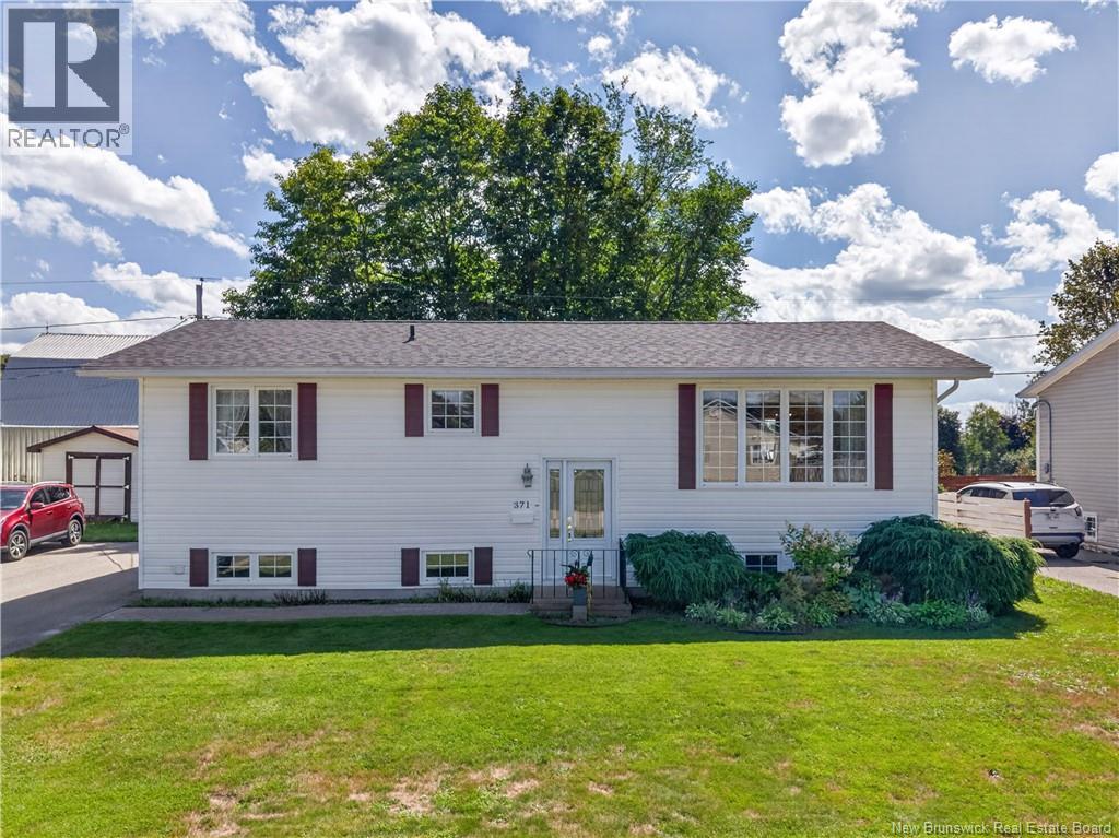 371 Highplain Crescent - 37